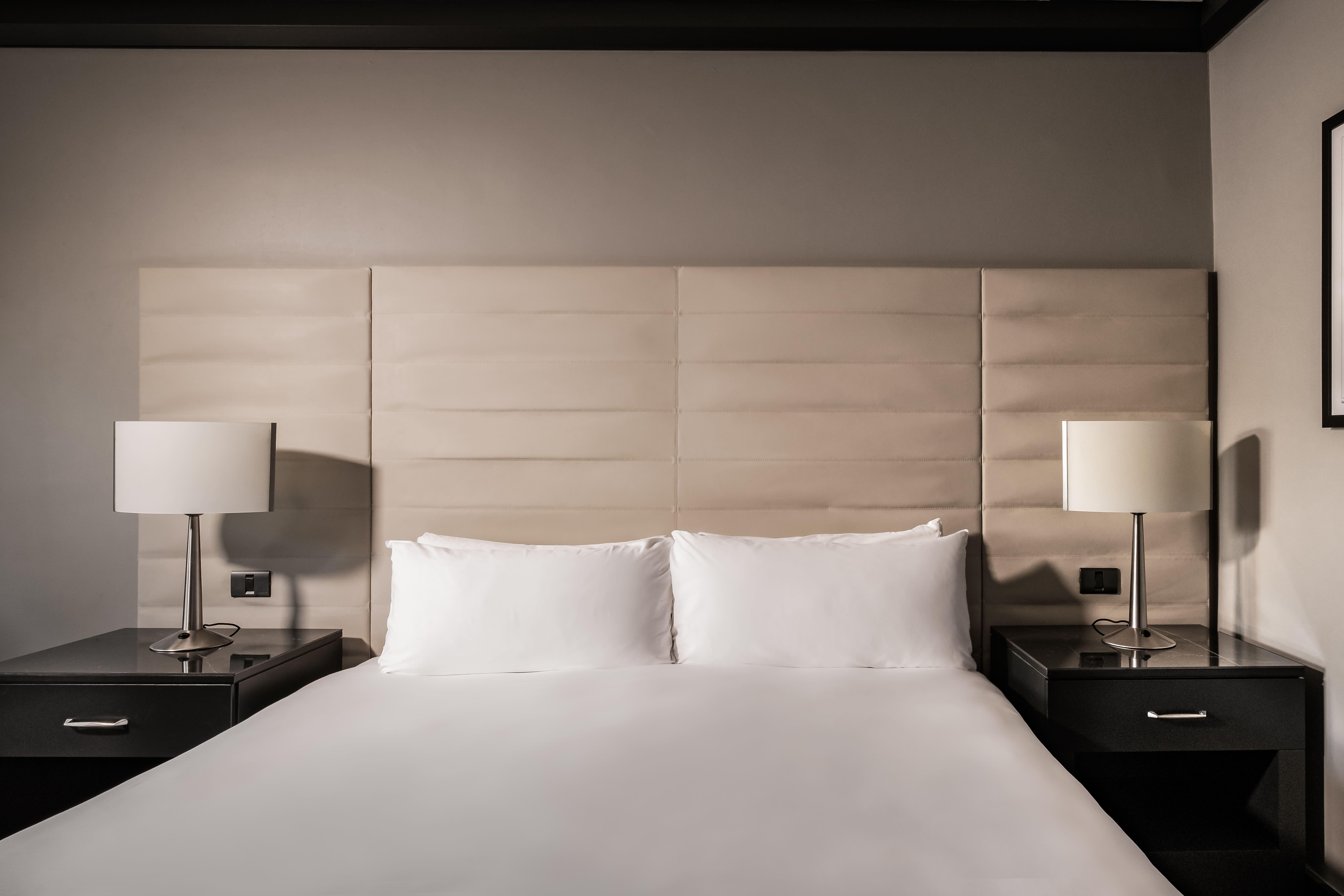 Intercontinental Malta By Ihg Hotel St. Julian's Exterior foto A bed with two pillows