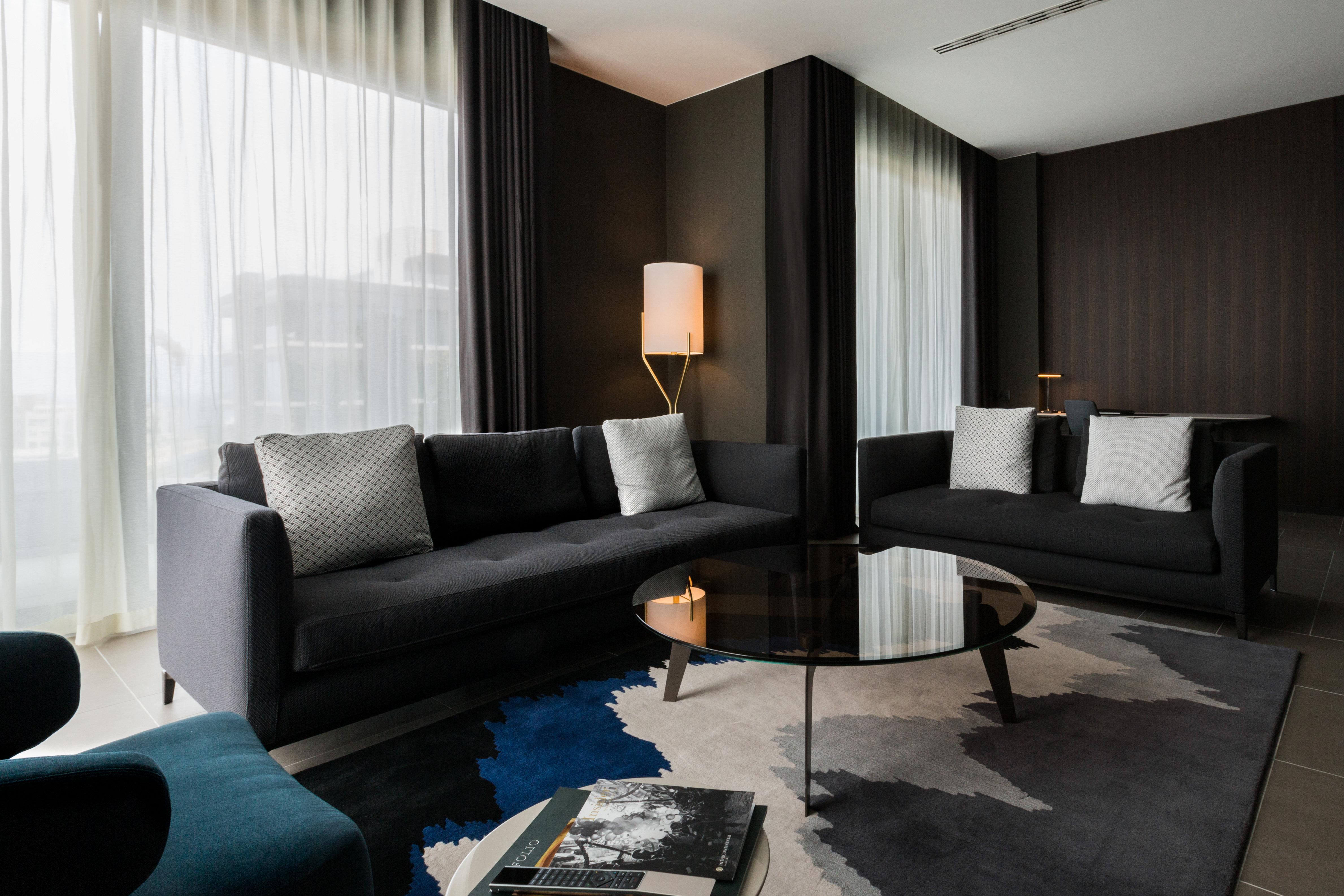 Intercontinental Malta By Ihg Hotel St. Julian's Exterior foto The living room of a suite at the hotel