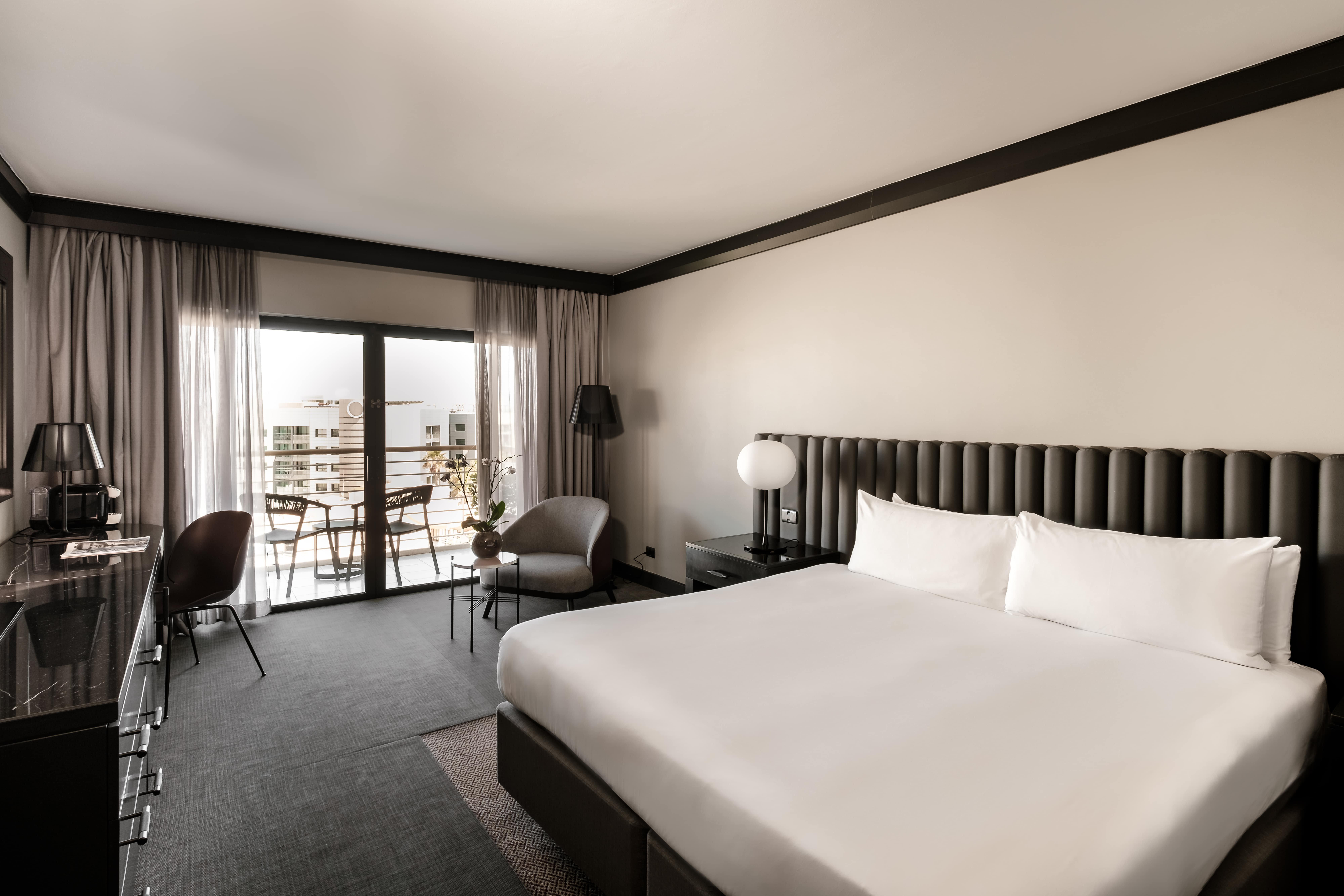 Intercontinental Malta By Ihg Hotel St. Julian's Exterior foto A room at the hotel