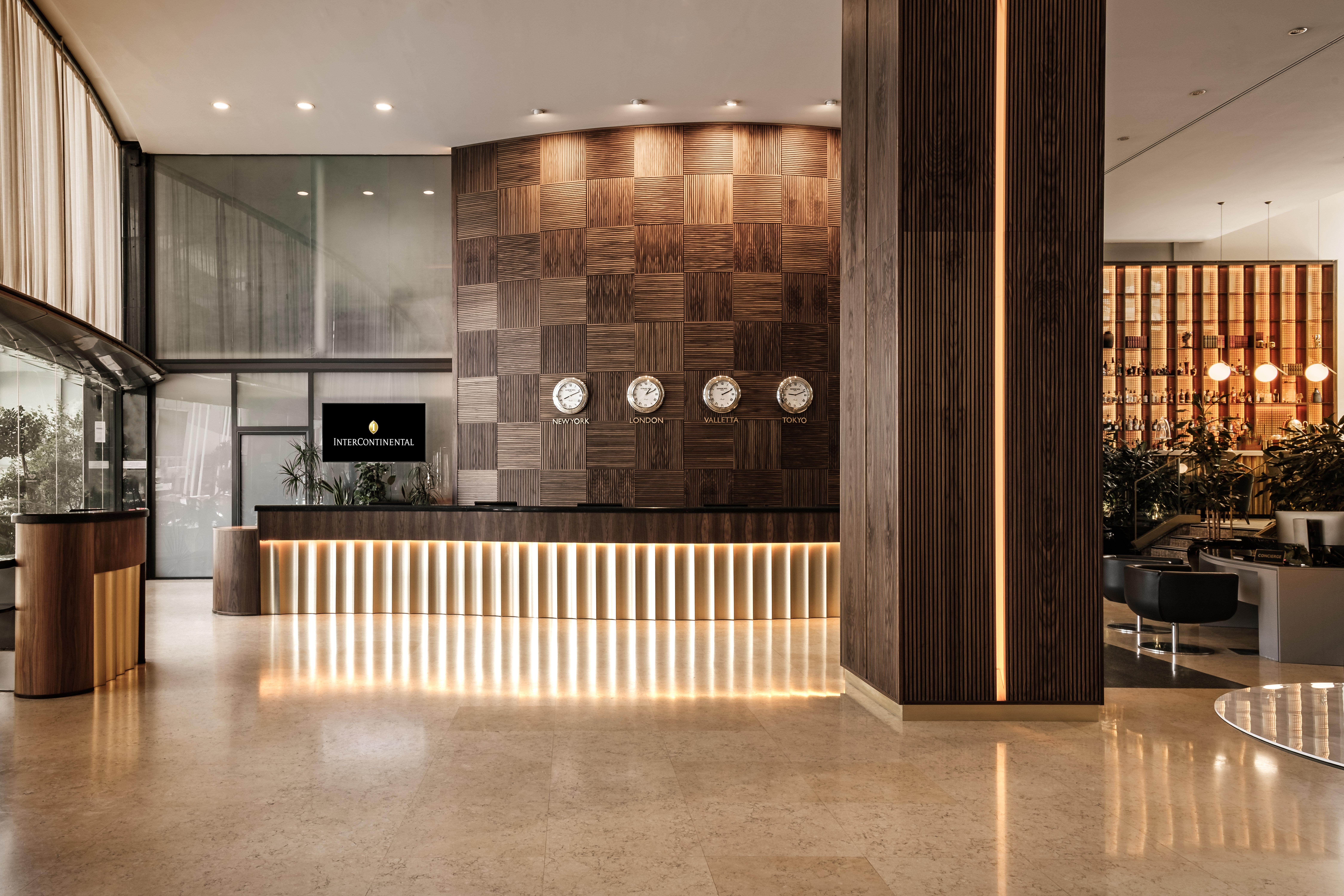 Intercontinental Malta By Ihg Hotel St. Julian's Exterior foto The lobby of the hotel